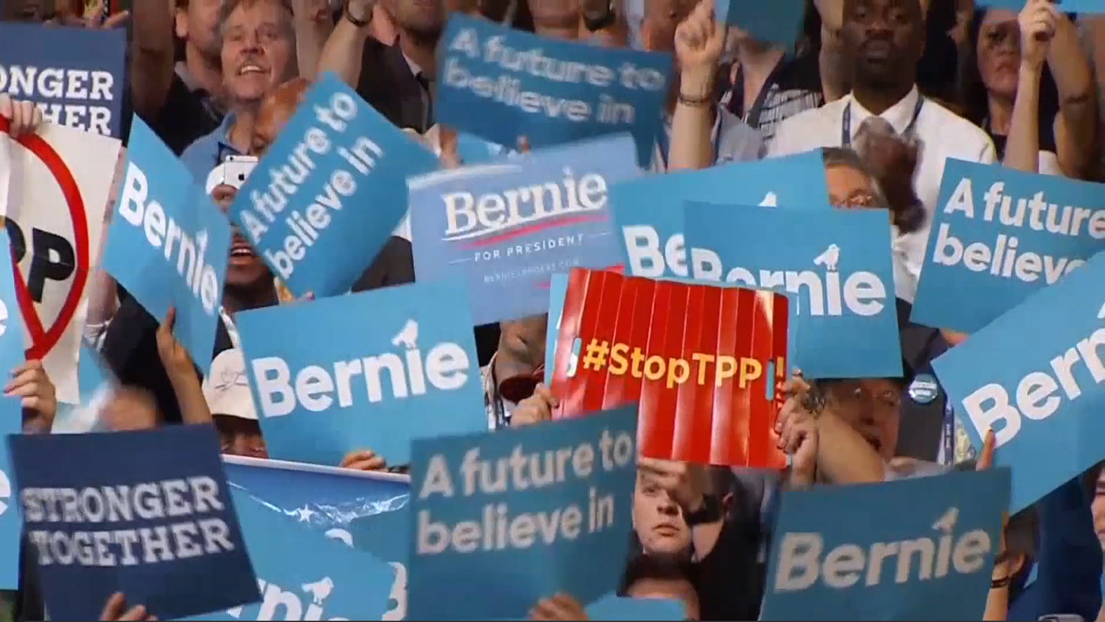 Bernie-Sanders-supporters-protest-at-DNC1