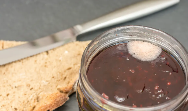 Food expiration dates don’t have much science behind them – a food safety researcher explains another way to know what’s too old to eat
