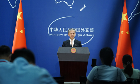 (Video) Foreign Minister Wang strongly condemns the US for sending Under Secretary Krach to Taiwan. 
