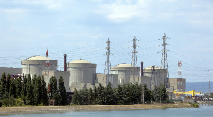 What does nuclear power cost? Old plants dispel easy answers