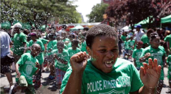 Heat waves threaten city dwellers, especially minorities and the poor