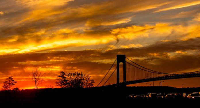 Some US bridges are currently living out their twilight years. Bob Jagendorf, CC BY-NC