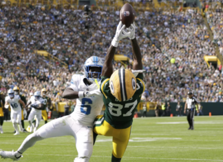 George Plimpton’s 1966 nonfiction classic ‘Paper Lion’ revealed the bruising truths of Detroit Lions training camp Green Bay Packers wide receiver Romeo Doubs (87) and Detroit Lions cornerback Terrion Arnold (6) show off their athleticism on Sept. 7, 2025. AP Photo/Matt Ludtke